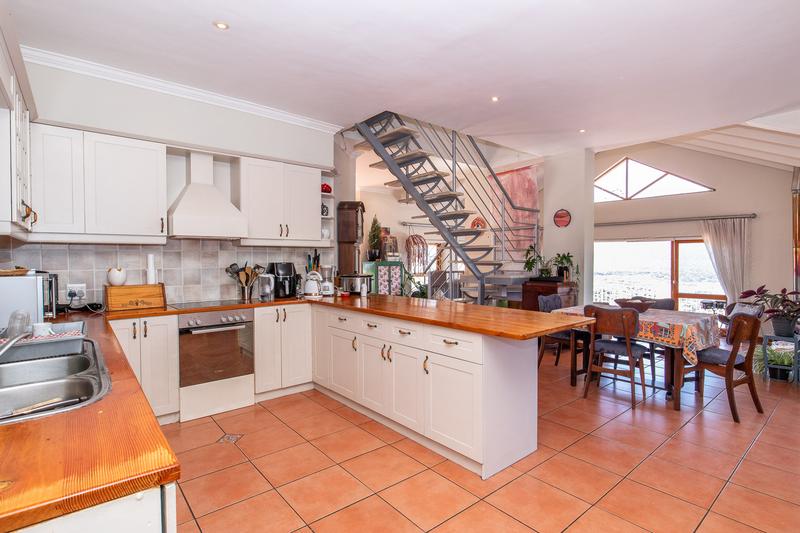 5 Bedroom Property for Sale in Fish Hoek Western Cape